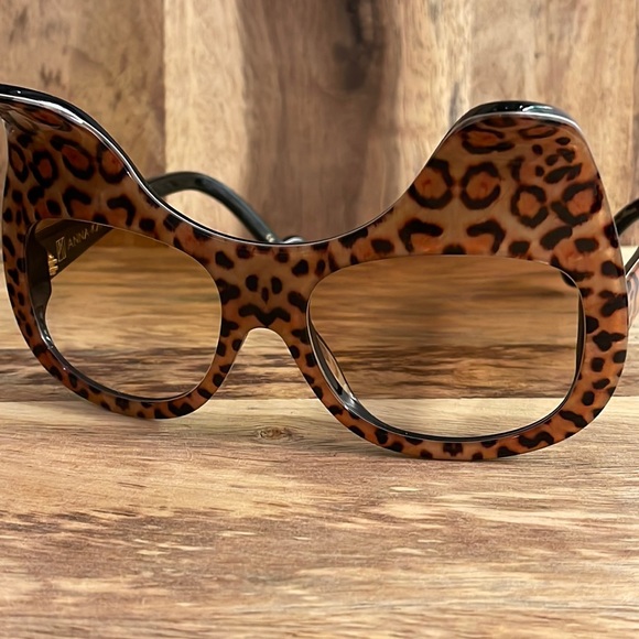 Anna-Karin Karlsson cat gradient sunglasses. - Picture 1 of 4